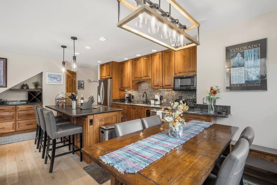 Large and open shared spaces for your crew!