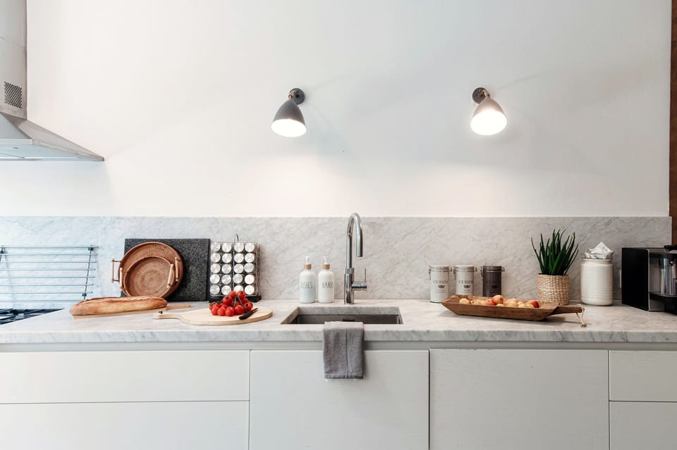 Apartment, Lake View | Private kitchen | Full-size fridge, microwave, oven, stovetop