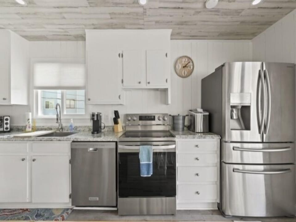 Indoors, Kitchen, Appliance, Refrigerator, Sink