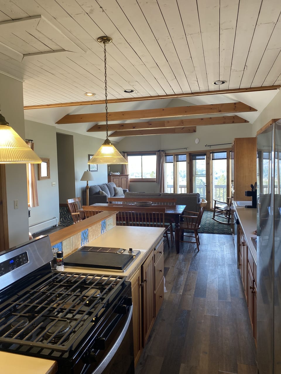 Grand Meadow Suite w/patio | Private kitchen | Microwave, coffee/tea maker