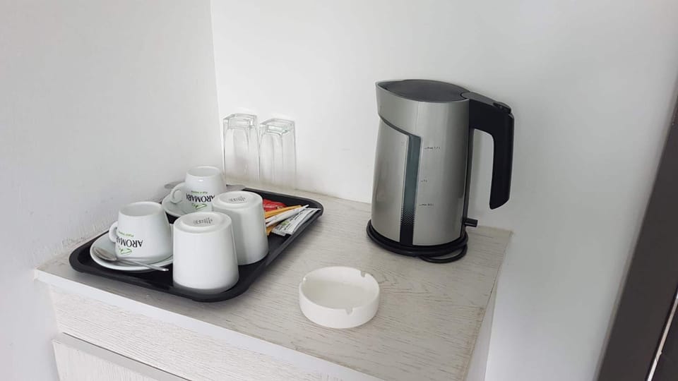 Coffee/tea maker, mini-fridge, electric kettle