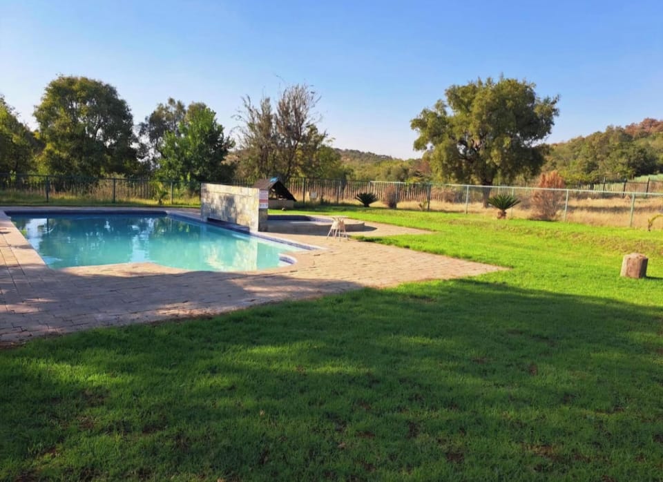 2 outdoor pools