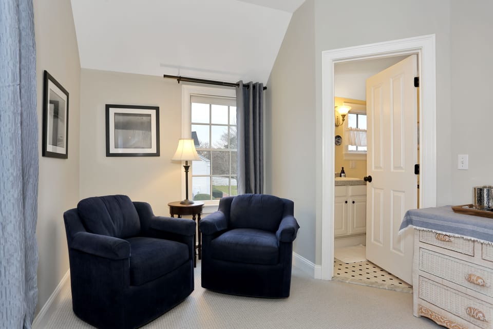 Luxury Room, Private Bathroom (Bayberry Room) | Living area | 27-inch TV with cable channels, fireplace
