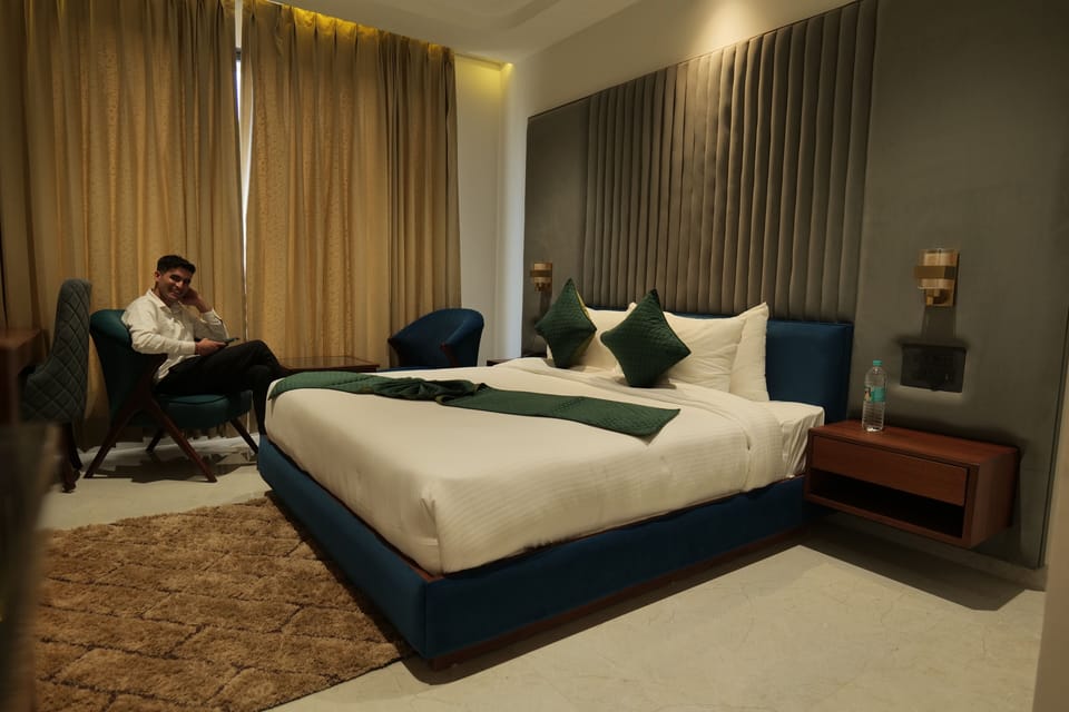 Blackout drapes, soundproofing, iron/ironing board, free WiFi