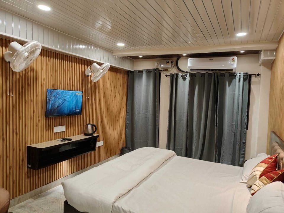 Standard Double Room | Free WiFi