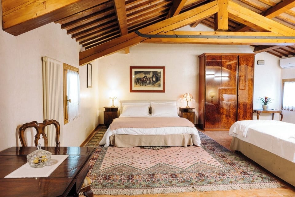 Superior Quadruple Room | In-room safe, desk, iron/ironing board (on request), WiFi (free)