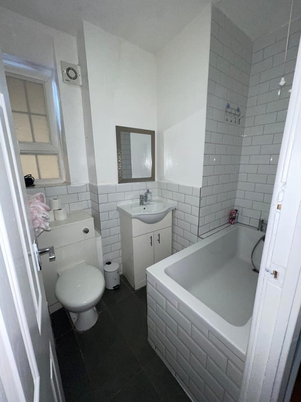 Apartment | Bathroom | Shower, towels