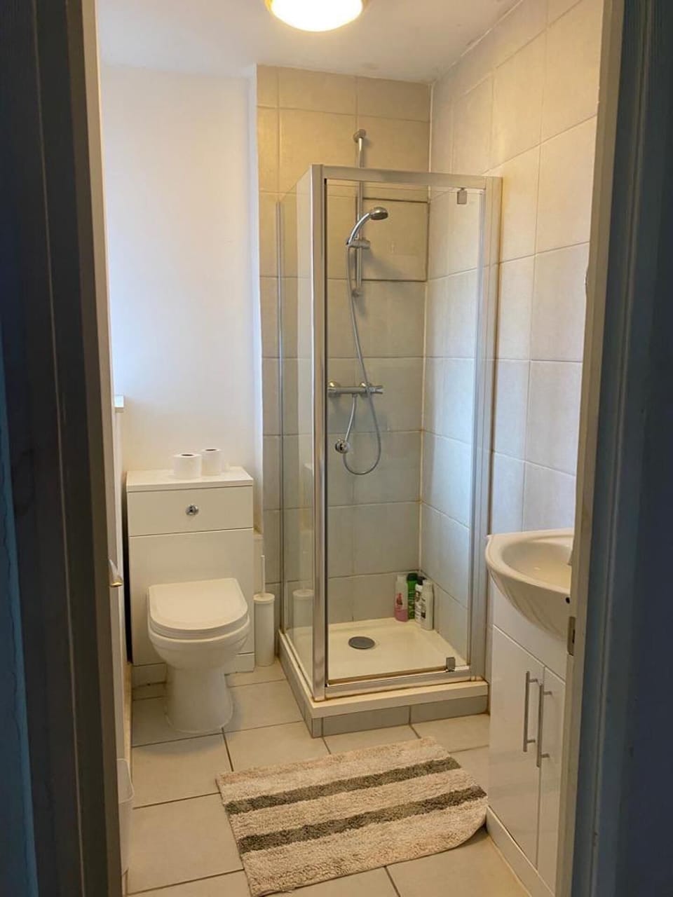 Apartment | Bathroom | Shower, towels