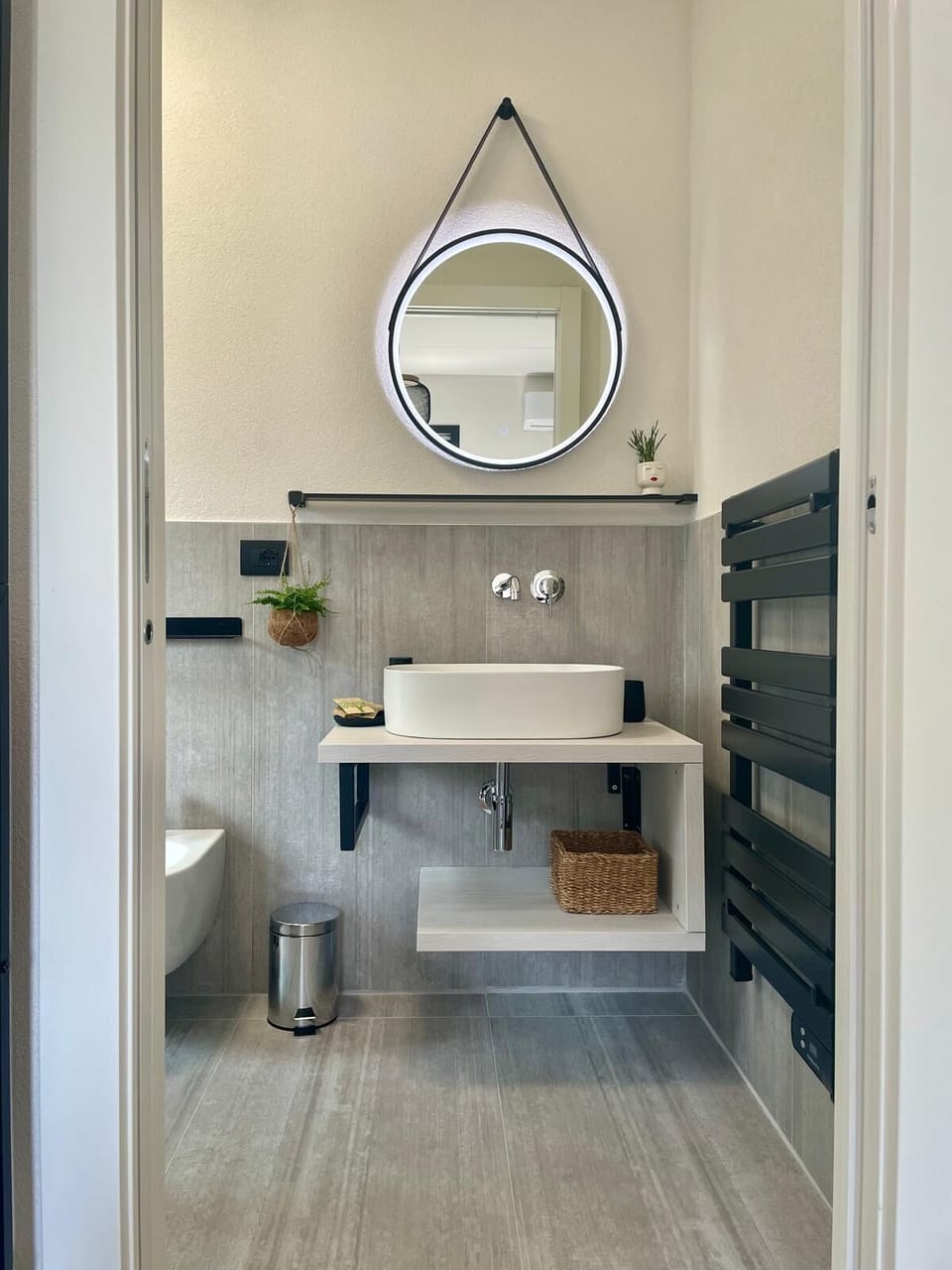 Comfort Double Room, Garden View (1) | Bathroom | Shower, hair dryer, bidet, towels