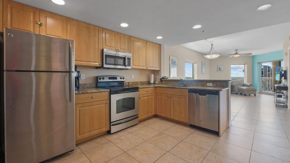 Superior Condo, 2 Bedrooms, Kitchen, Partial Ocean View | Private kitchen | Full-size fridge, microwave, oven, cookware/dishes/utensils