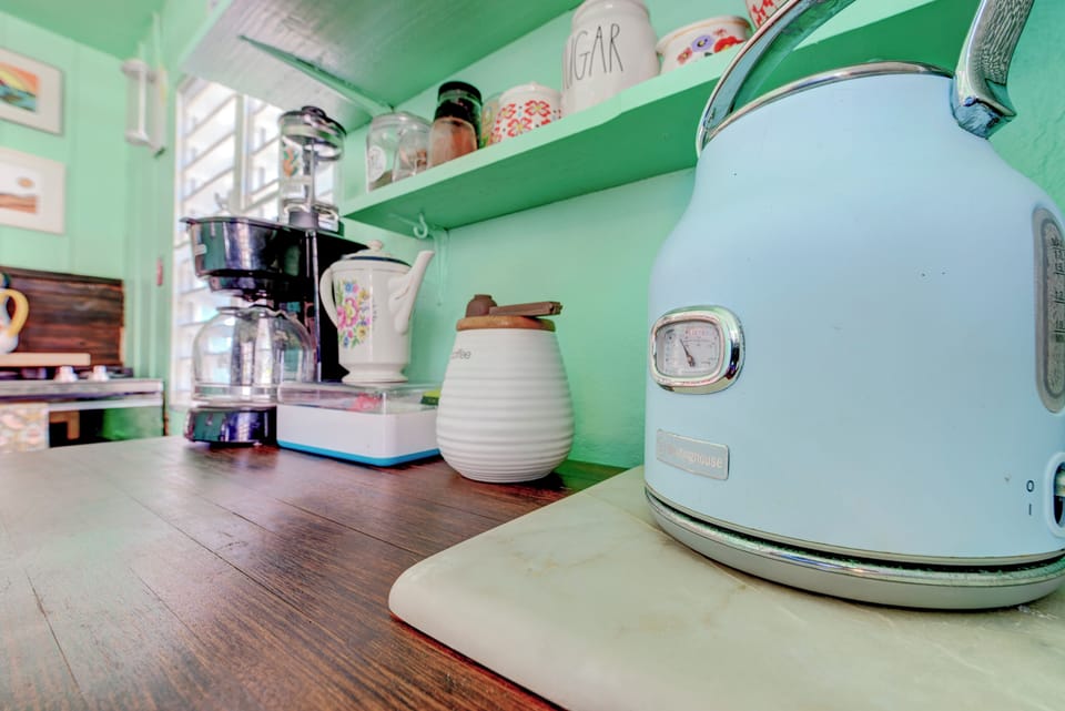 Comfort Apartment, 4 Bedrooms, Kitchen, Sea Facing | Private kitchen | Coffee/tea maker, electric kettle