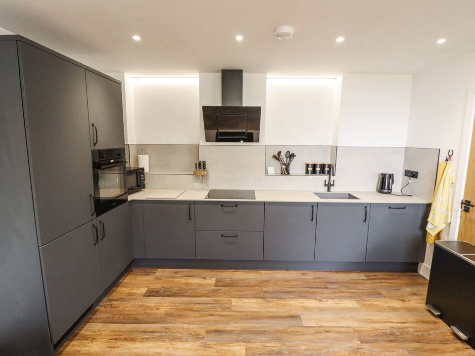 Fridge, microwave, dishwasher, toaster