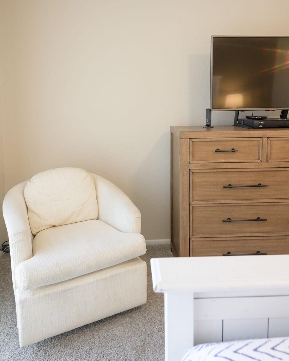 Extra seating in Prime bedroom.