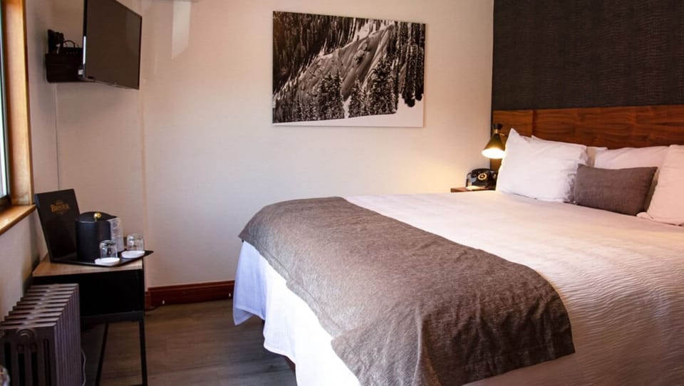 Classic Double Room | Pillowtop beds, blackout drapes, iron/ironing board, bed sheets