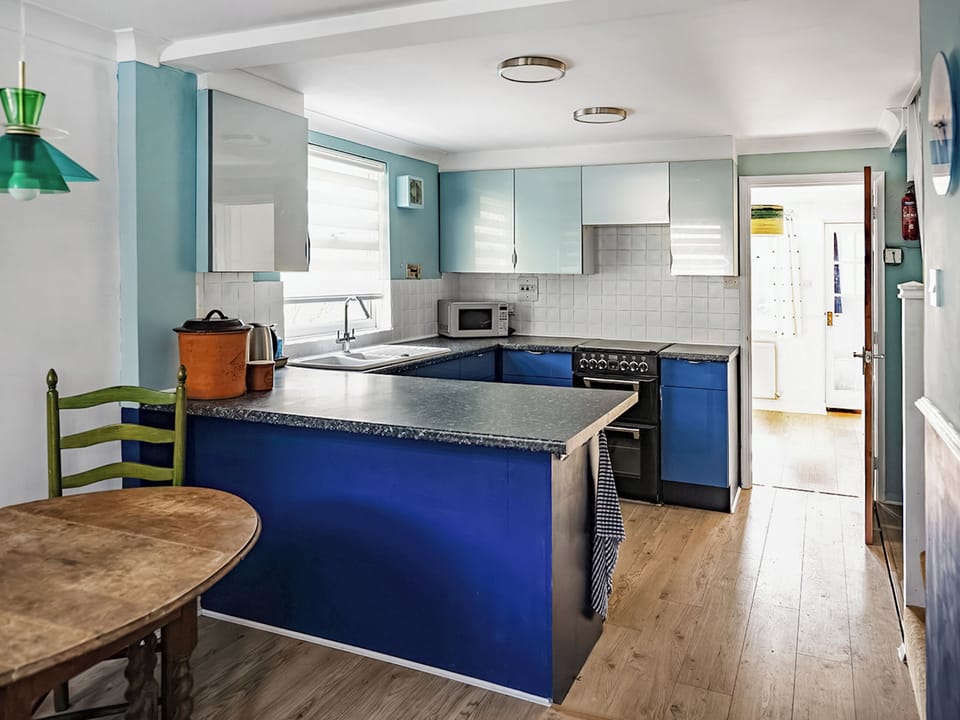 Kitchen/diner | Painter&rsquo;s Cottage, Hemsby