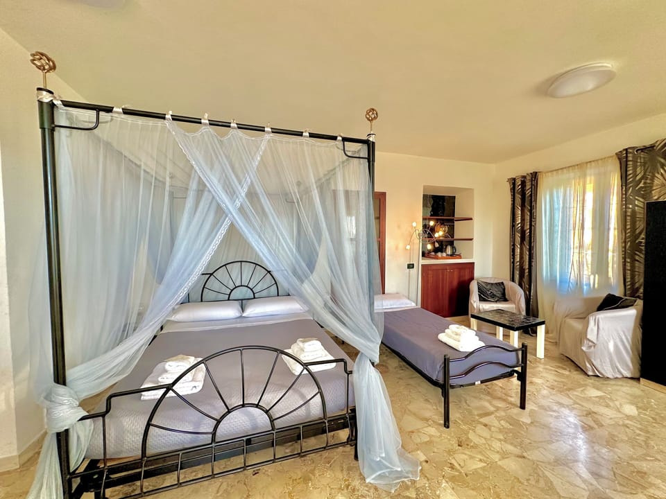 Deluxe Triple Room, Balcony, Sea View | Soundproofing, free WiFi