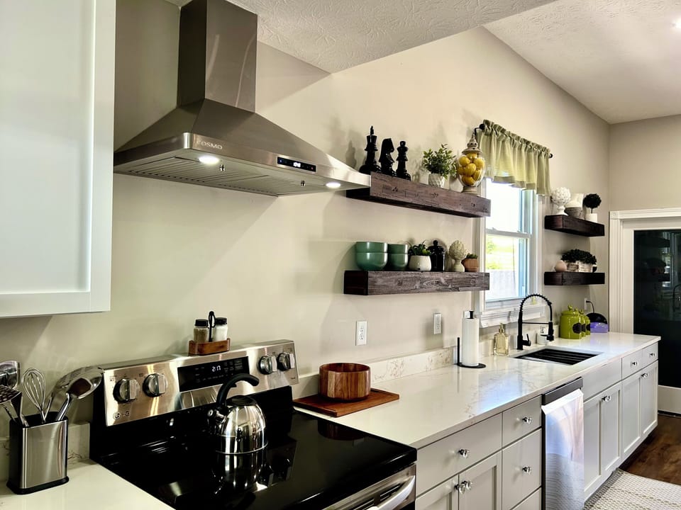 Fully equipped kitchen with everything you can think of to host you gatherings.