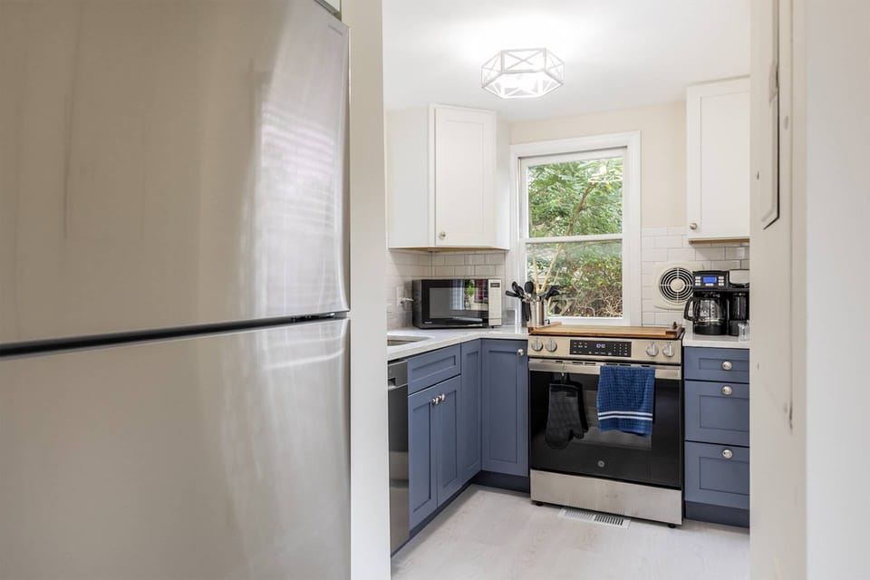 The new appliances include the a combo Keurig/drip coffeemaker.  Starter coffees and sweeteners will be ready for you at checkin.