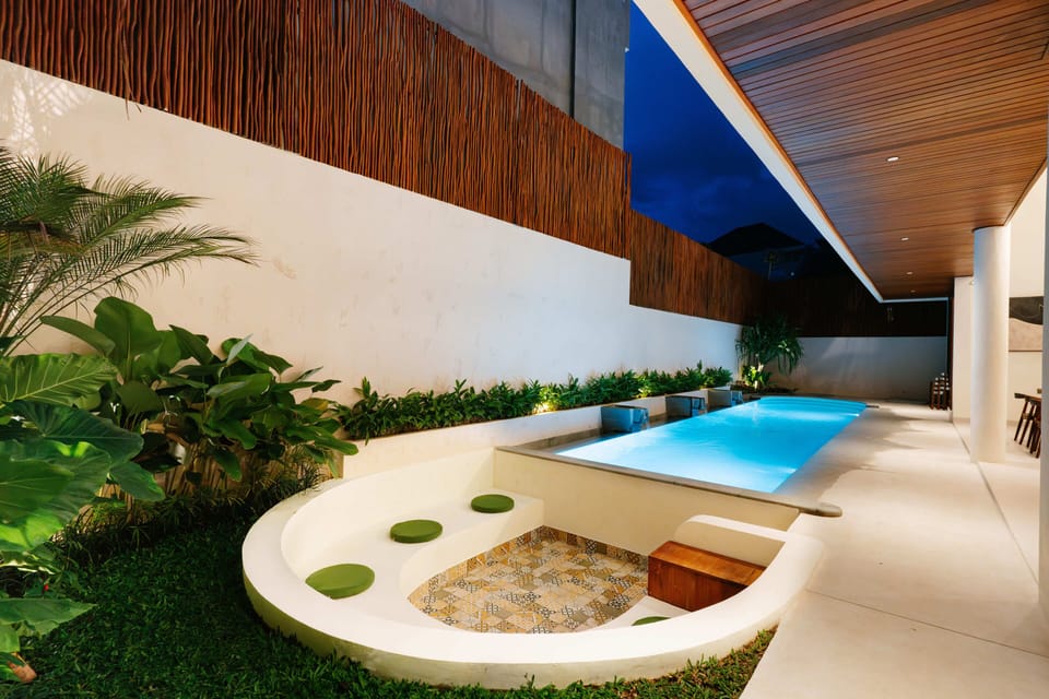 Outside Sunken Lounge 