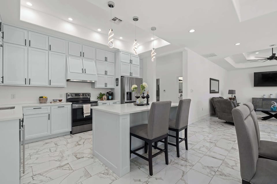 Full kitchen