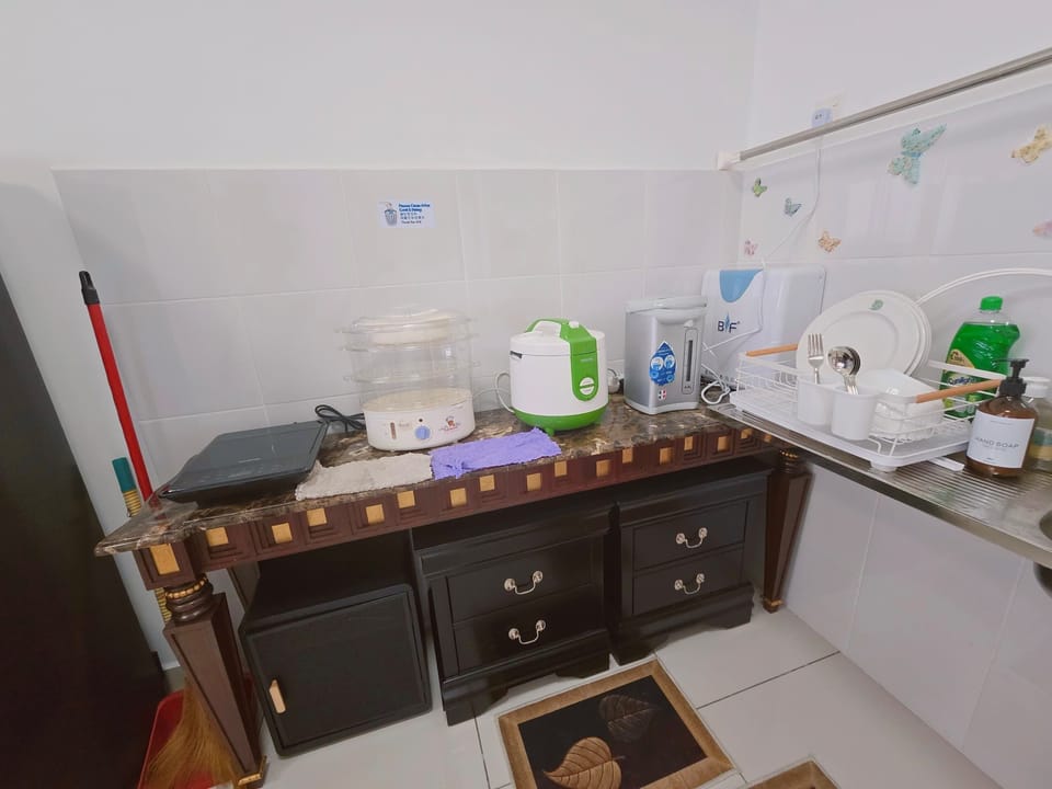 Comfort Apartment, City View | Private kitchen
