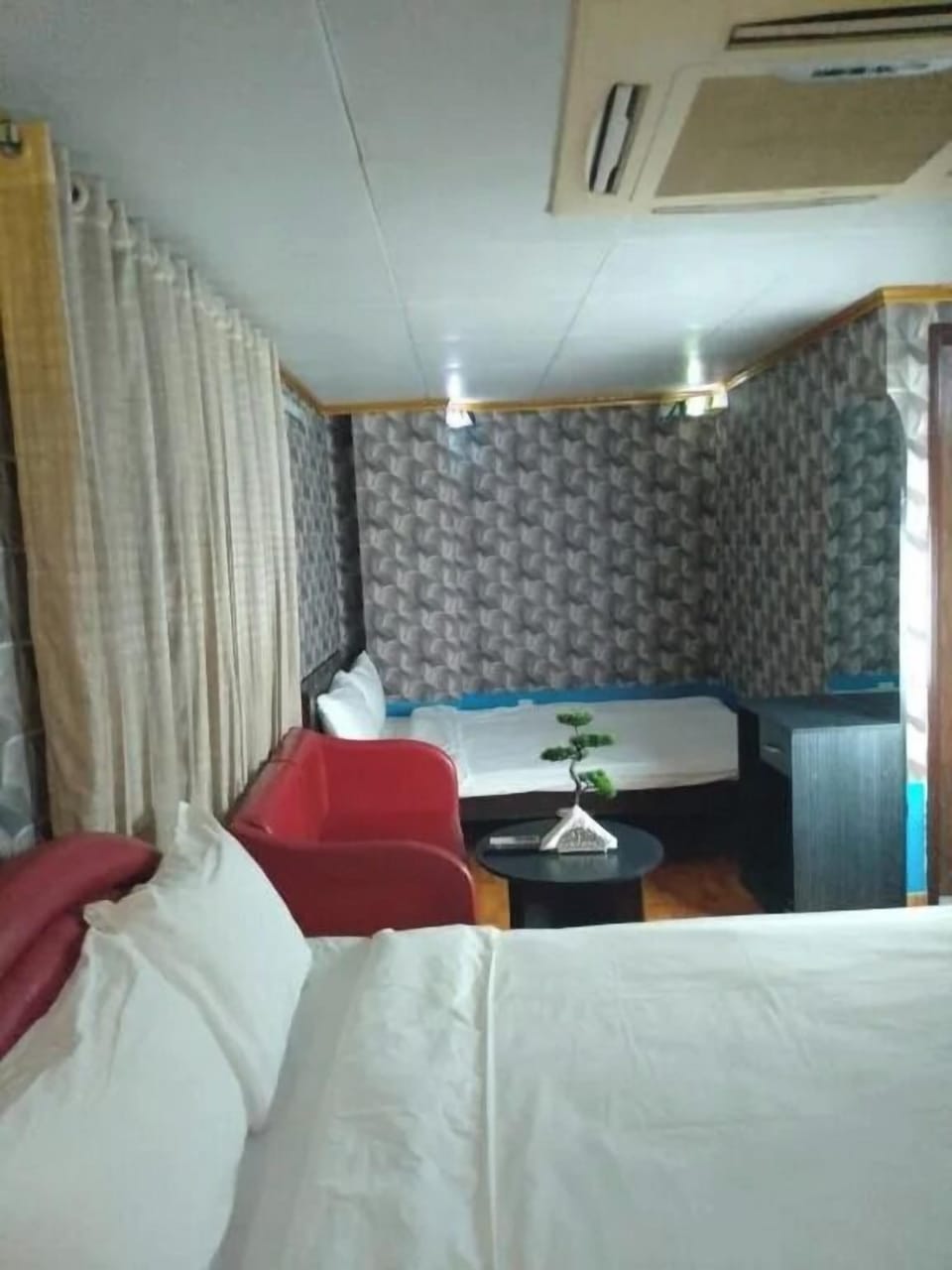 Junior Studio Suite | Desk, free WiFi