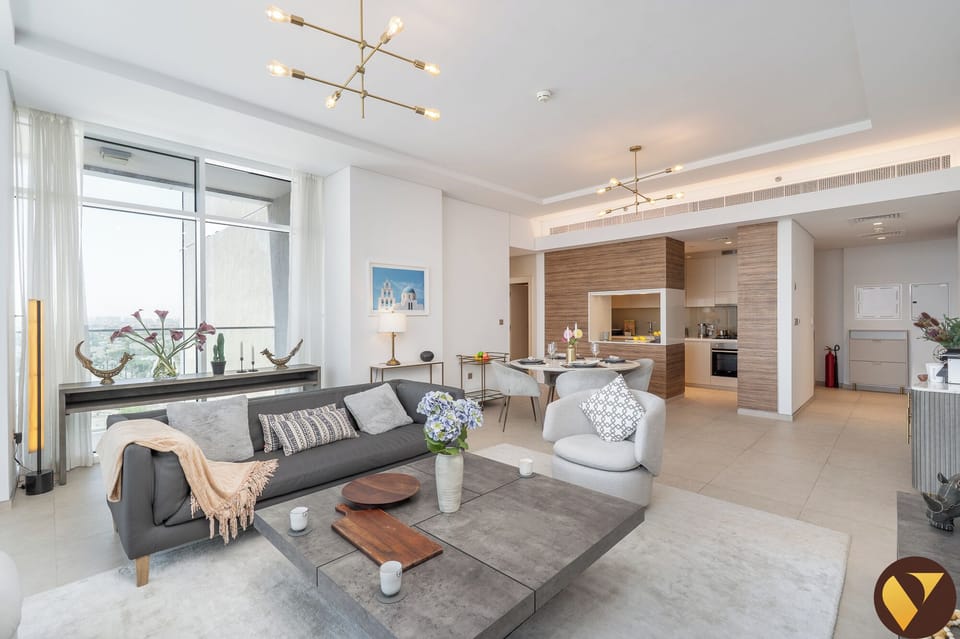 Luxury Apartment, City View | Living area