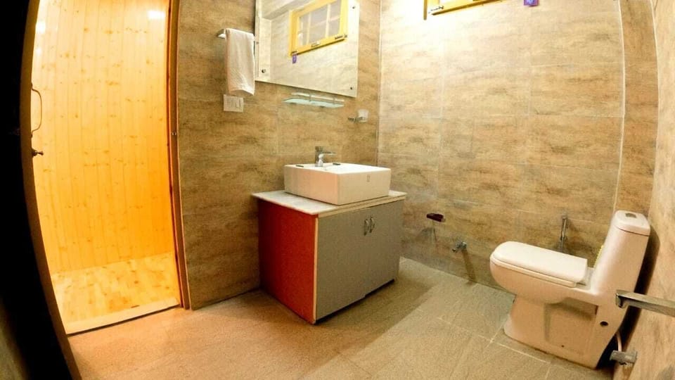 Shower, towels