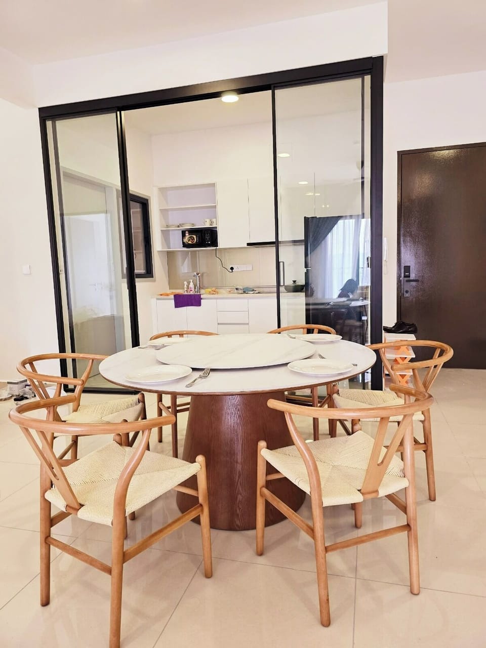 Family Apartment, City View | In-room dining