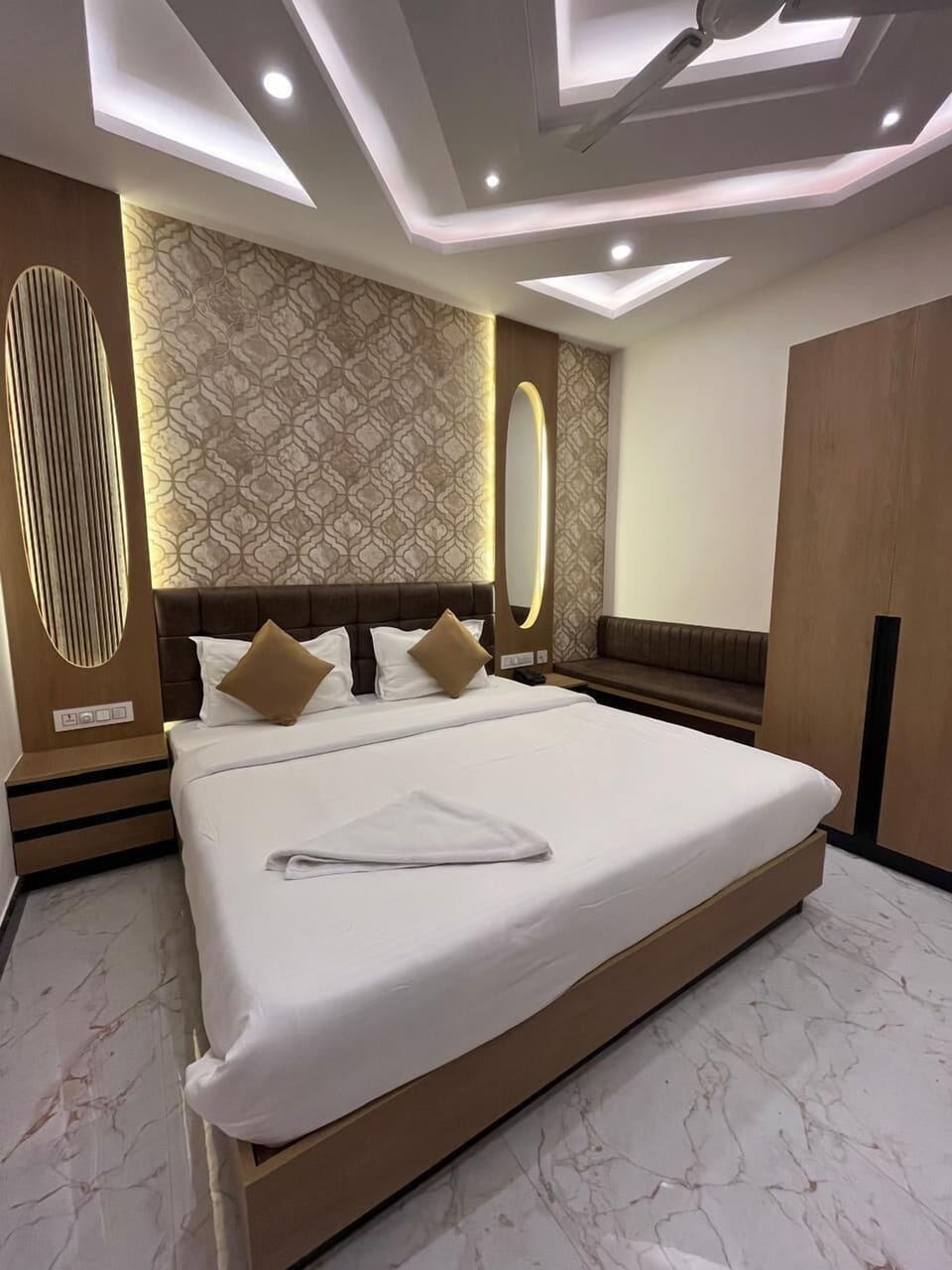 Egyptian cotton sheets, premium bedding, desk, laptop workspace
