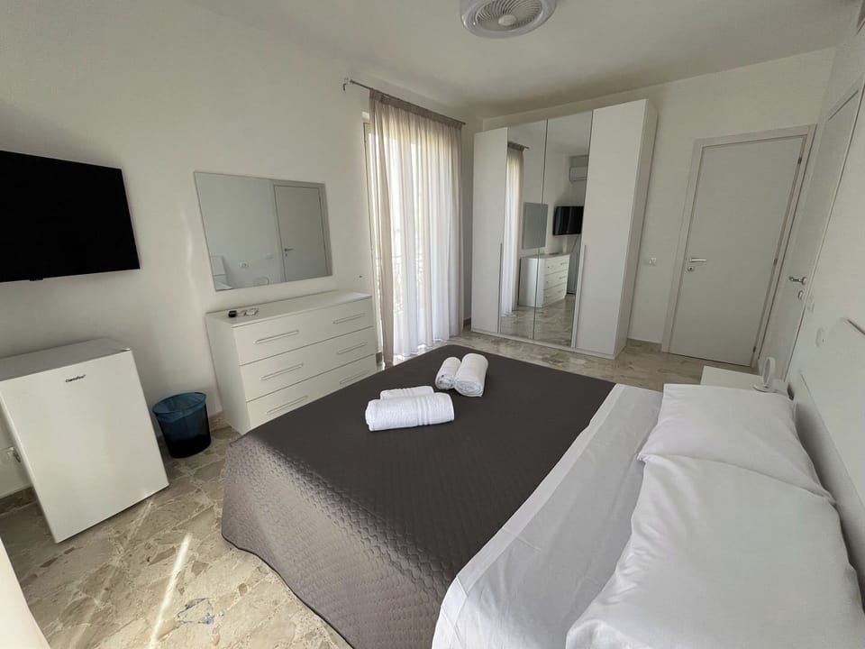 Superior Townhome, Balcony, Garden View | Premium bedding, minibar, iron/ironing board, free WiFi