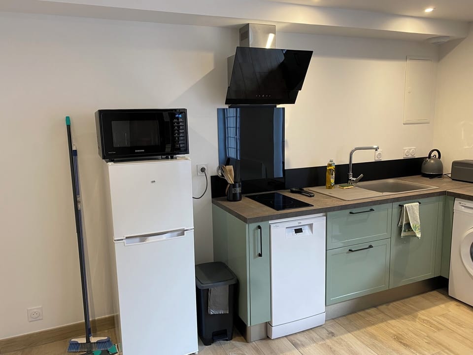 Comfort Apartment | Private kitchen | Electric kettle