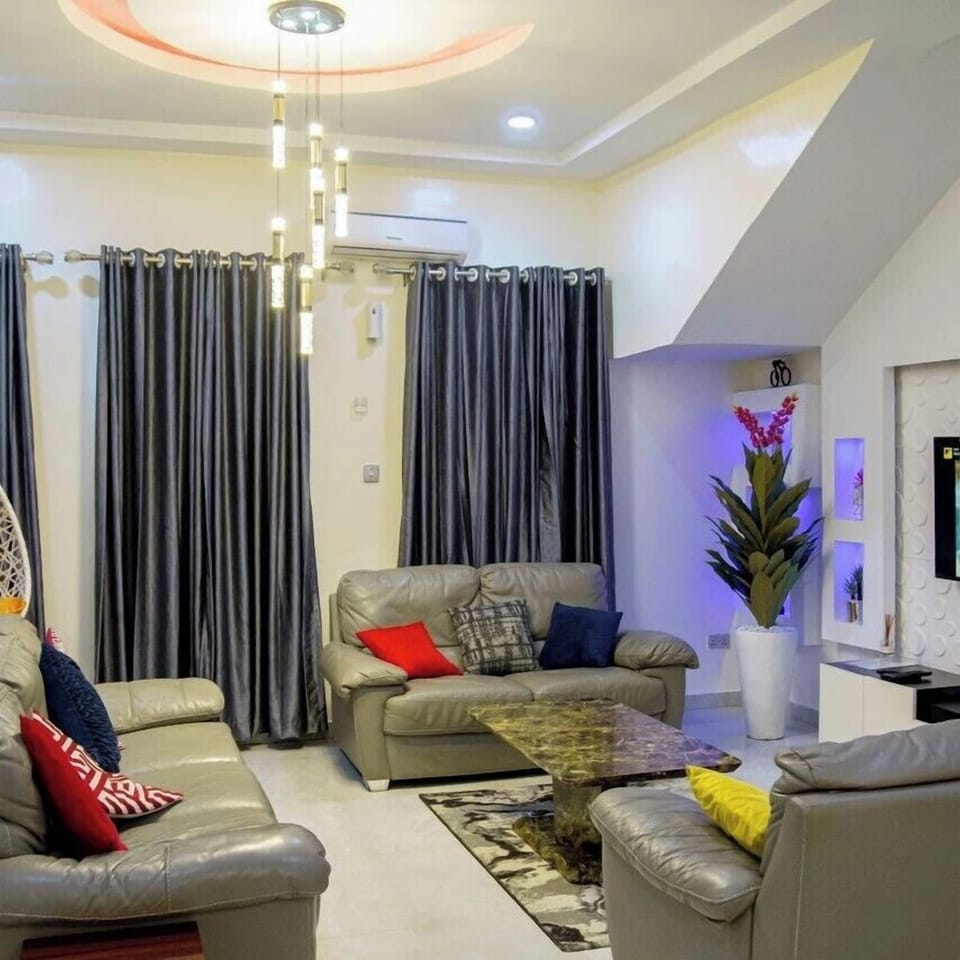 Family Apartment, Balcony, City View | Living area