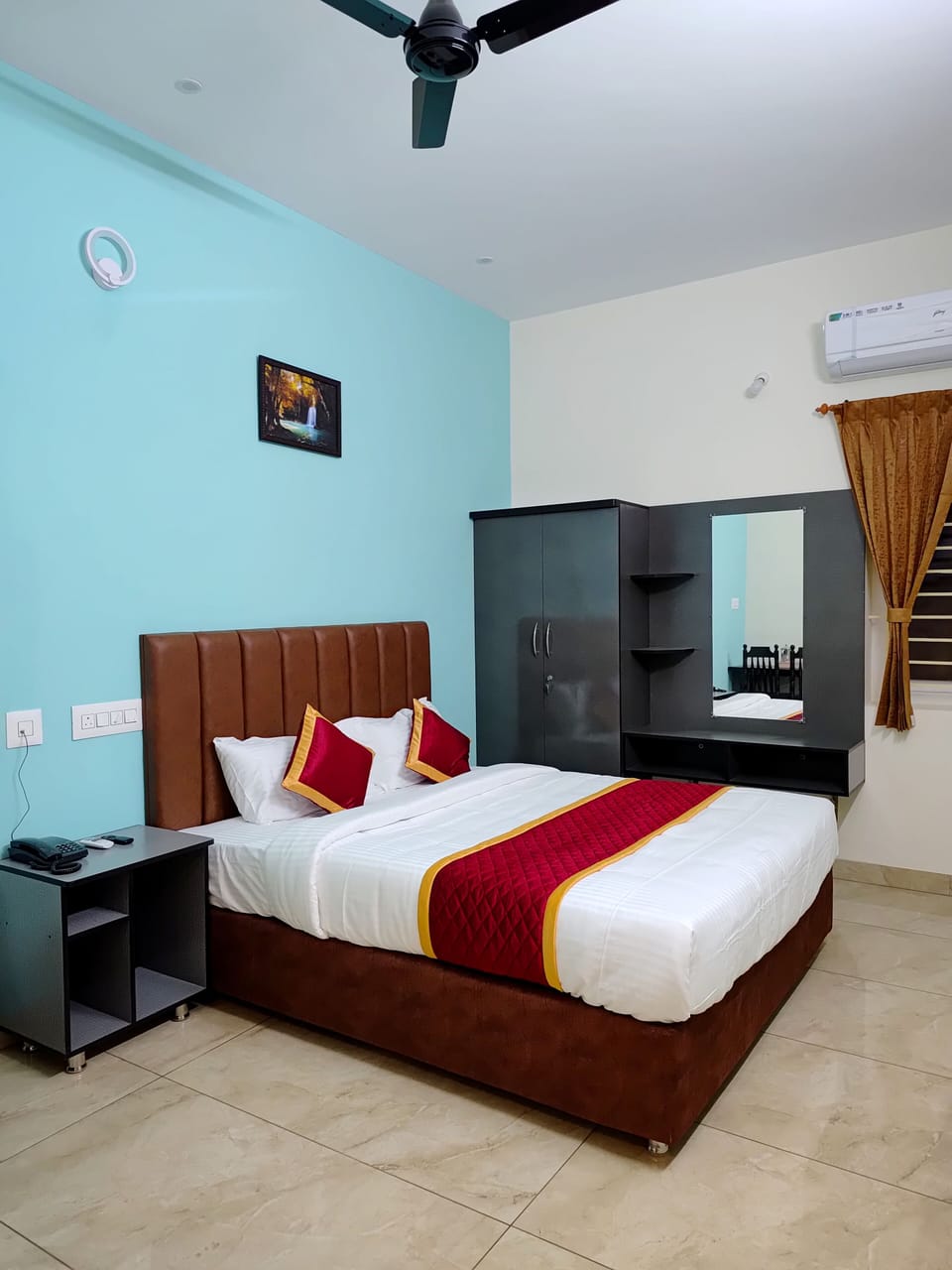 WiFi (free), bed sheets