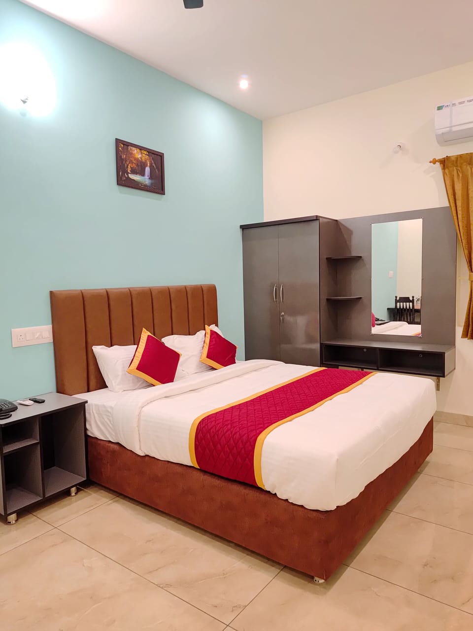 Deluxe Double Room | WiFi (free), bed sheets