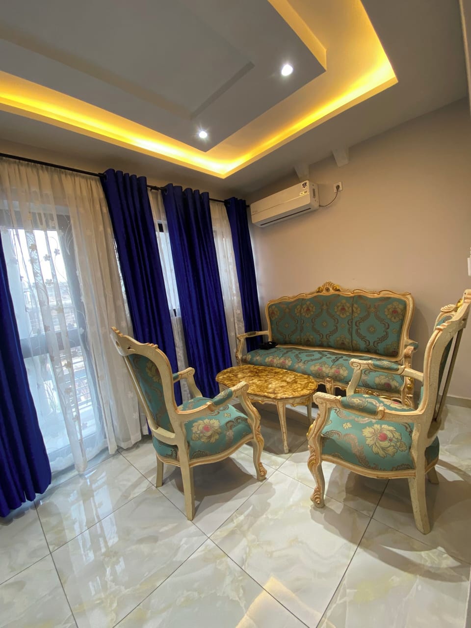 Junior Suite, Balcony, City View | Living area