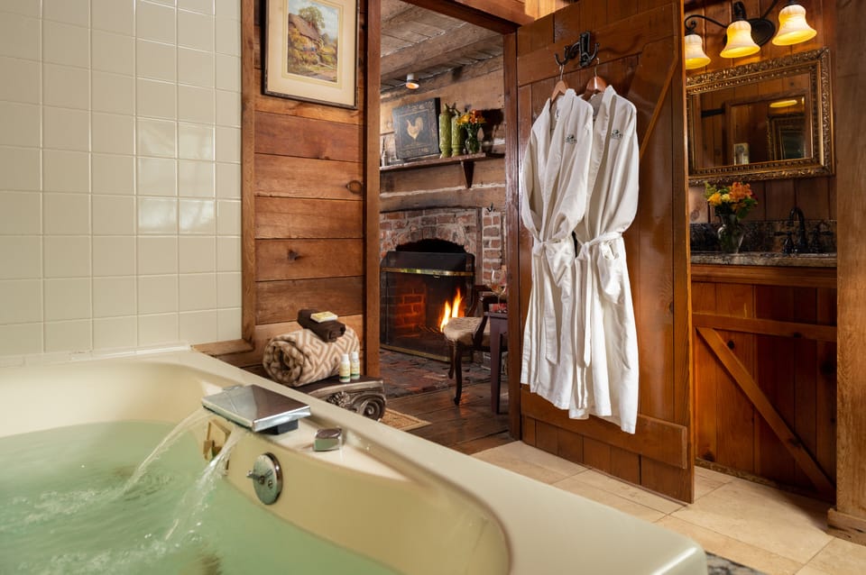 1699 Boy's Log Cabin | Bathroom | Designer toiletries, hair dryer, bathrobes, towels