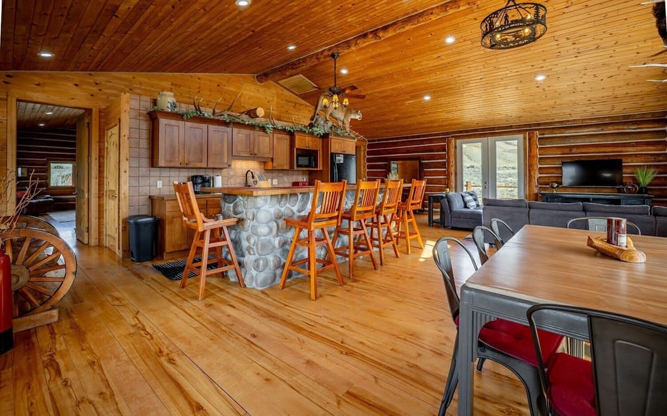 Upper level kitchen and breakfast bar