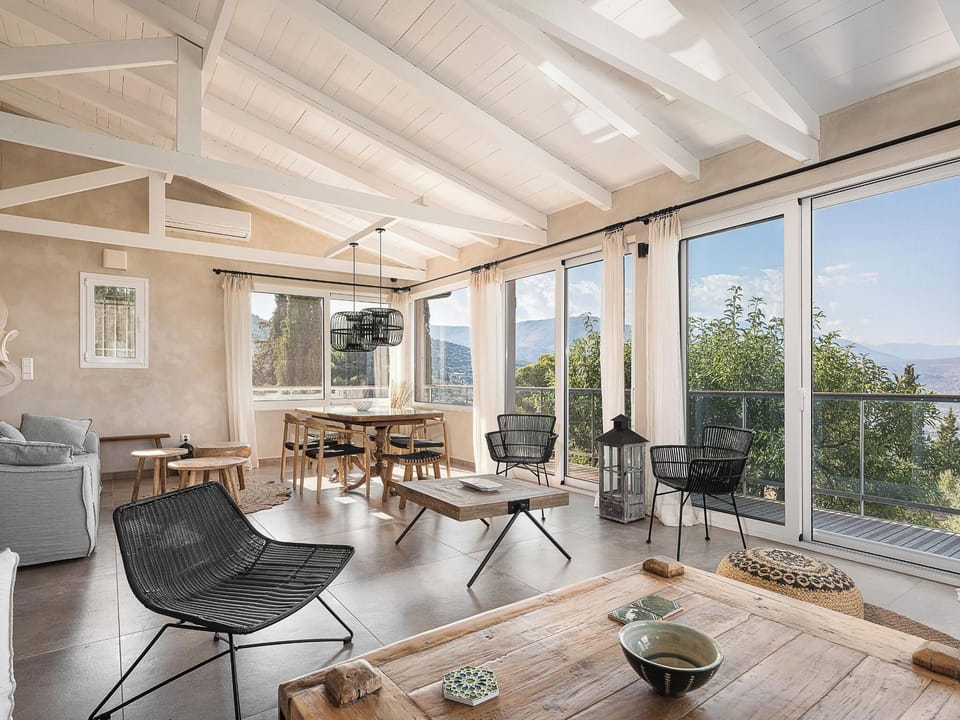 Deluxe Villa, Mountain View | Living room | 43-inch Smart TV with digital channels, fireplace, offices