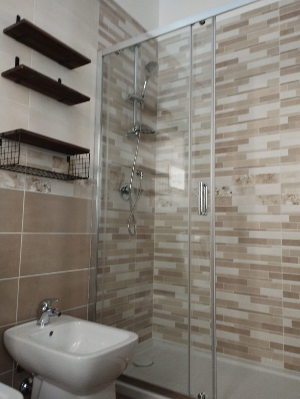 Double Room, Mountain View | Bathroom | Shower, hair dryer, bidet, towels