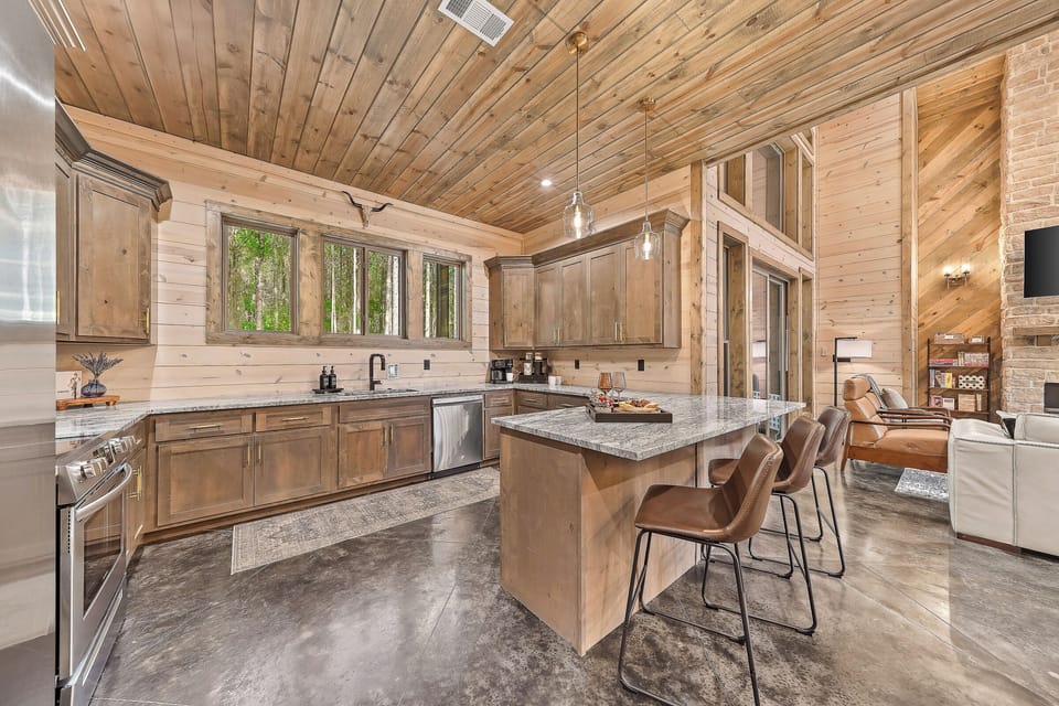 Enjoy the fully stocked kitchen that has everything you'll need to prepare a meal.
