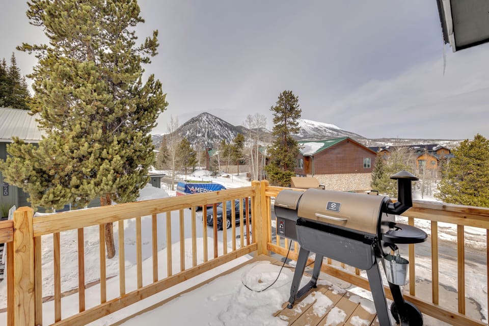 Deck with grill
