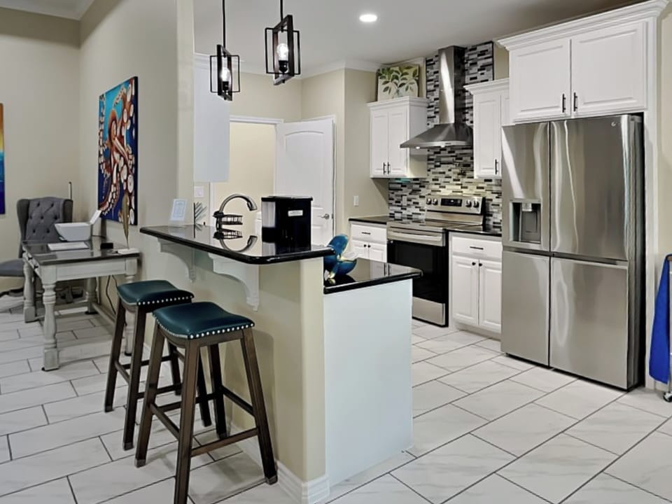 Full Size Kitchen