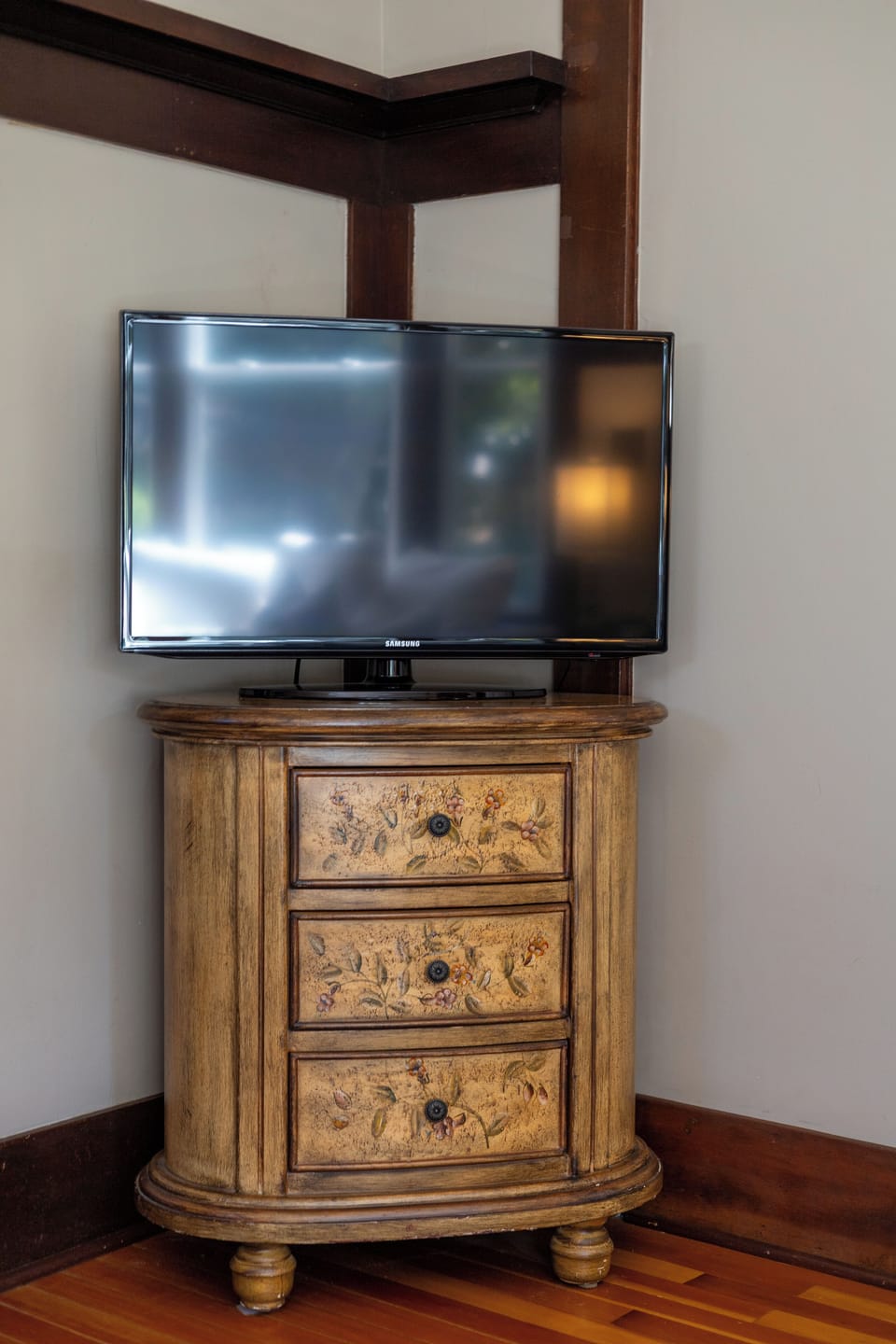 Smart TV with Amazon Prime Video, Netflix and Fire TV