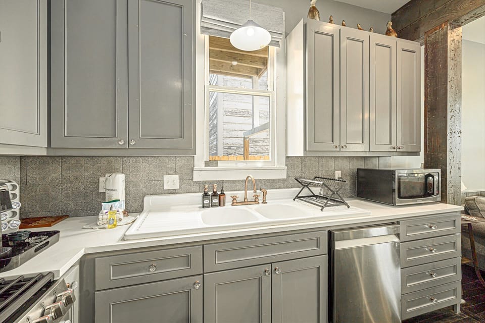 Original sink with dual drainboards