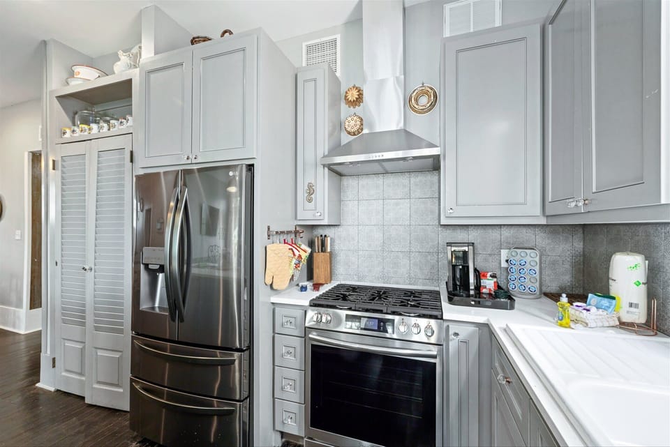 Newly remodeled kitchen, new appliances
