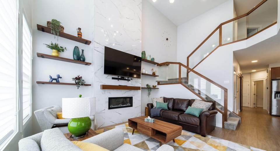 Open living space perfect for groups to relax and reconnect