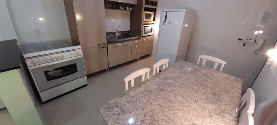 Basic Apartment | Dining