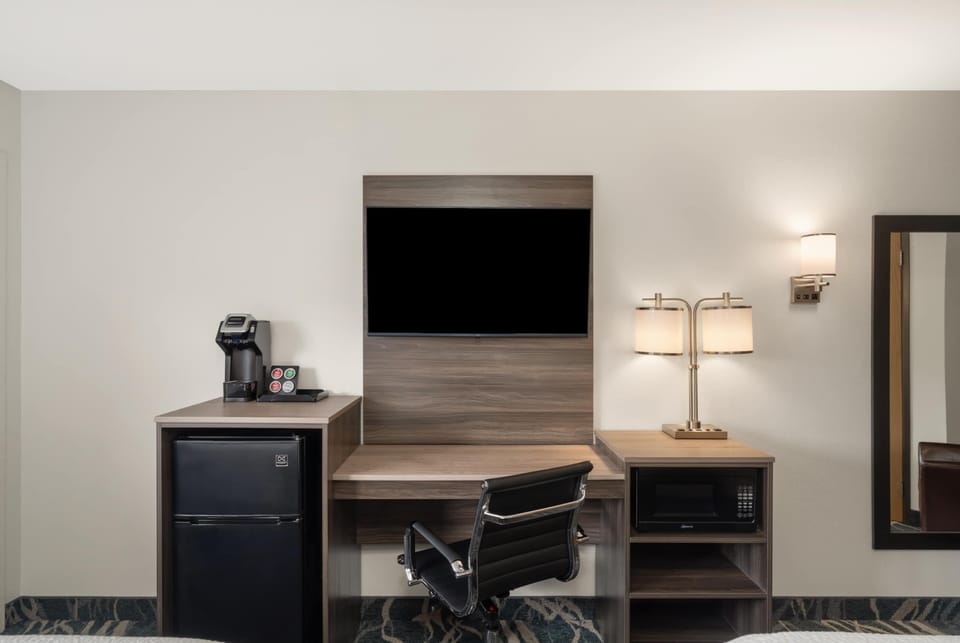 Room, 2 Double Beds, Non Smoking | Premium bedding, down comforters, pillowtop beds, laptop workspace