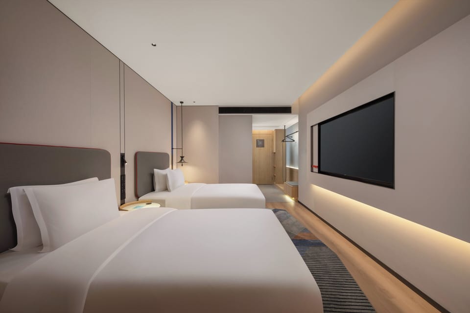 2 Double Standard City View | Premium bedding, down comforters, desk, laptop workspace